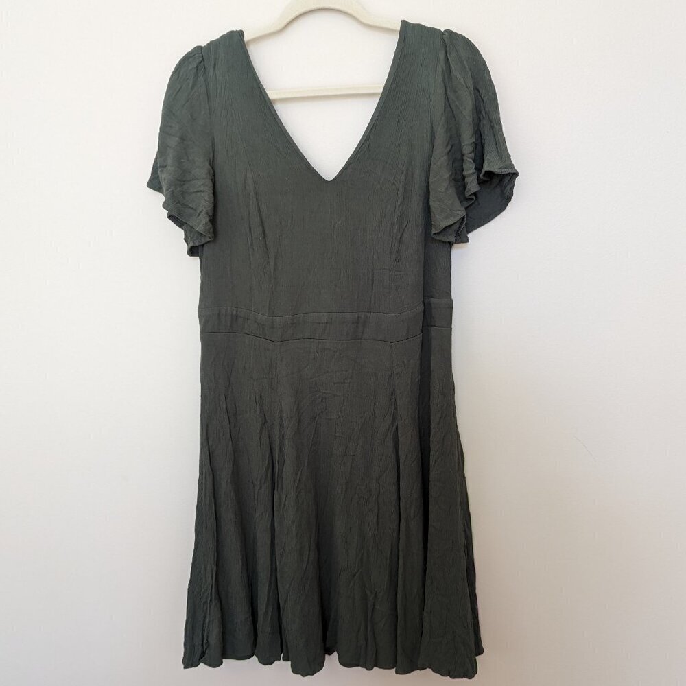 Torrid olive army green crinkle rayon flutter sleeve mini dress 0 Large 12 EUC